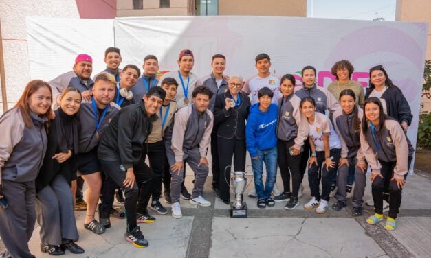 Jóvenes deportistas agradecen a Beatriz Estrada por creer en ellos y apoyar sus sueños.
