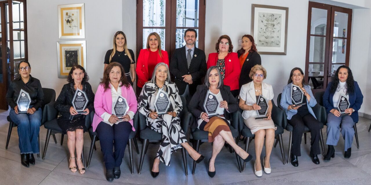 Reconocen trayectoria y vocación en el Poder Judicial