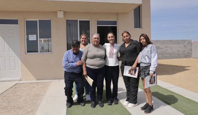 Presidenta encabeza entrega de viviendas en Juárez, Nuevo León