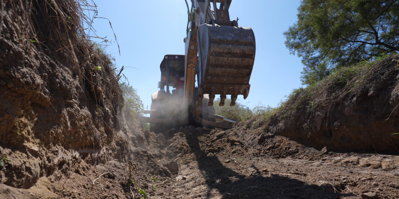 LIMPIEZA Y DESAZOLVE EN CANAL PLUVIAL DE VILLAS DE ZAPOPAN