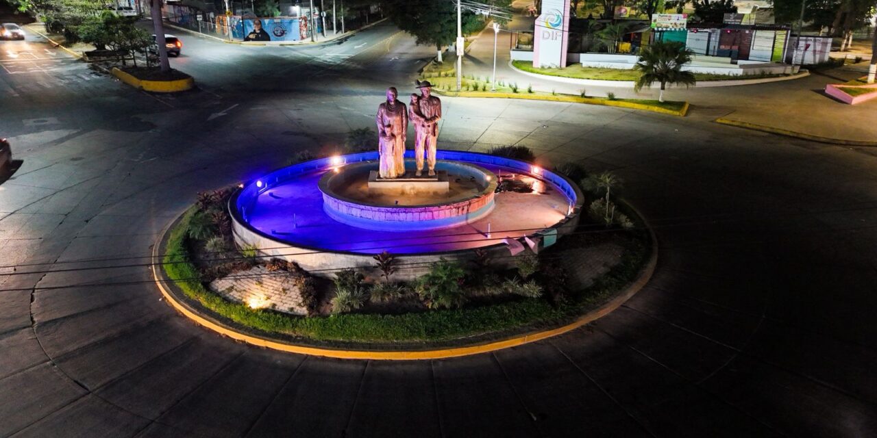 Tepic amanece con nueva escultura en una de sus glorietas más conocidas