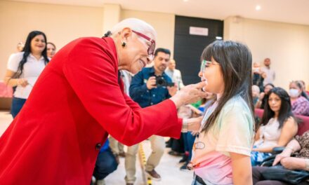 ¡MEJORA BEATRIZ ESTRADA LA SALUD VISUAL DE LAS Y LOS NAYARITAS!