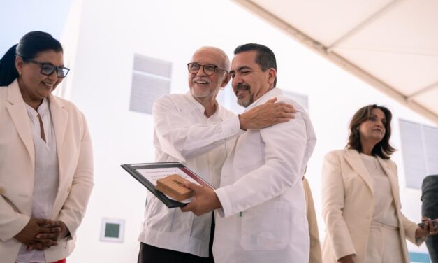 Miguel Ángel Navarro reconoce a personal de salud del IMSS-Bienestar y supervisa avance del nuevo CESSA en San Blas