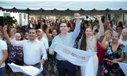 Héctor Santana inaugura cuatro calles en Valle de Banderas