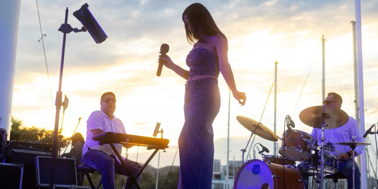 SINFONÍA DEL MAR LLENA DE JAZZ Y MAGIA LA MARINA DE LA CRUZ DE HUANACAXTLE
