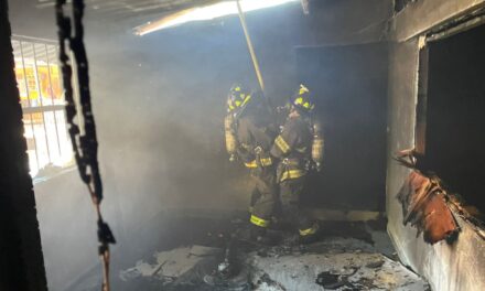 CONTROLAN INCENDIO EN CASA HABITACIÓN EN LA COLONIA EL CALOSO