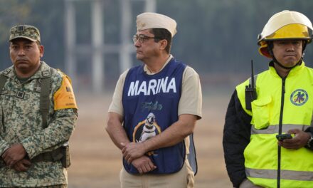 CONTINÚAN LABORES PARA COMBATIR INCENDIO FORESTAL EN LA CRUZ DE HUANACAXTLE