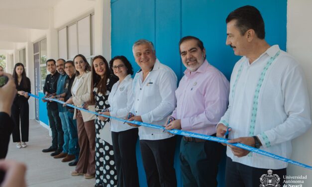 ACREDITAN LICENCIATURA EN LINGÜÍSTICA APLICADA Y FORTALECEN LA CALIDAD EDUCATIVA