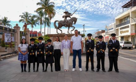 💜🇲🇽 Conmemoran el Día Internacional de la Mujer con Honores a la Bandera en Compostela