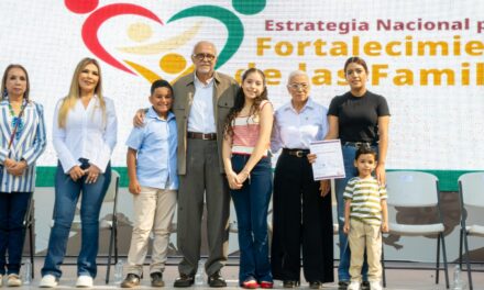 Miguel Ángel Navarro y Beatriz Estrada impulsan la Estrategia Nacional para el Fortalecimiento de las Familias en Nayarit