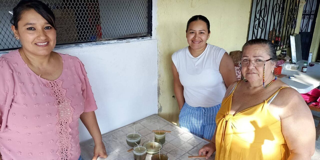 Realizan curso de elaboración de velas en San Juan Papachula
