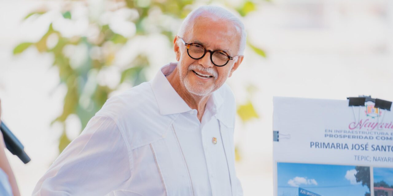 Supervisa Miguel Ángel Navarro obras en la primaria José Santos Godínez en Tepic