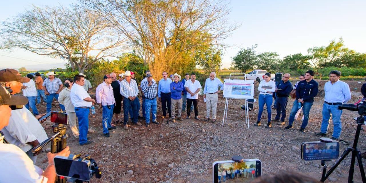 Miguel Ángel Navarro entrega carretera y anuncia ampliación en Santiago Ixcuintla