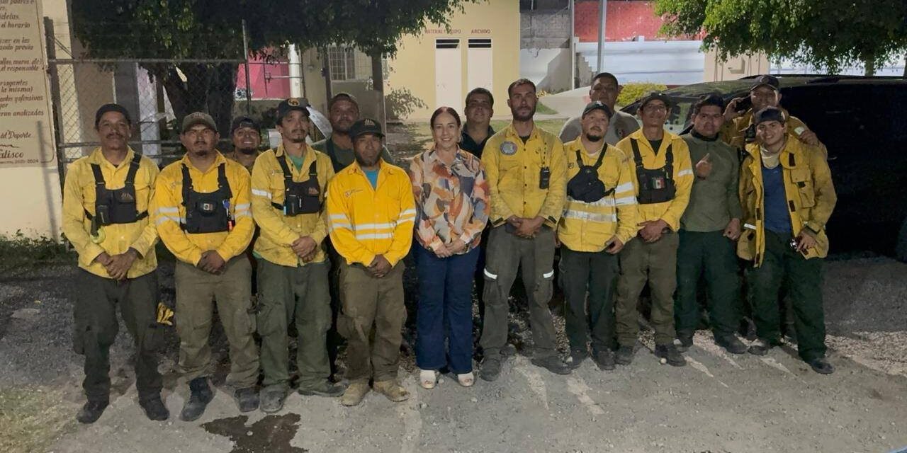 Brigadas logran controlar incendio de pastizal en la zona de Las Minas, en Xalisco