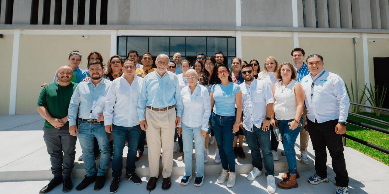 Miguel Ángel Navarro y Beatriz Estrada supervisan nuevo edificio del Sistema de Radio y Televisión de Nayarit
