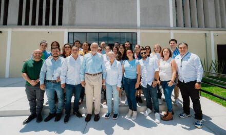 Miguel Ángel Navarro y Beatriz Estrada supervisan nuevo edificio del Sistema de Radio y Televisión de Nayarit
