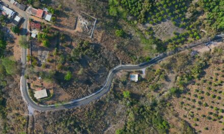 Impulsan Miguel Ángel Navarro y Beatriz Estrada conectividad y desarrollo en comunidades de Compostela