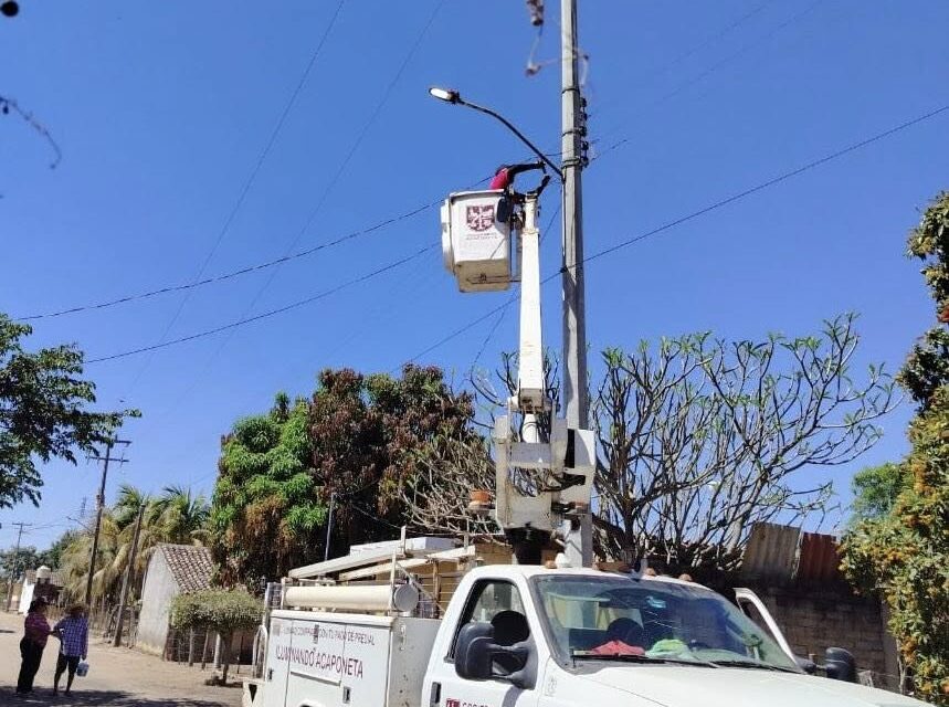 “ILUMINANDO ACAPONETA” LLEGA A EL ZAPOTE CON MEJORAS EN ALUMBRADO