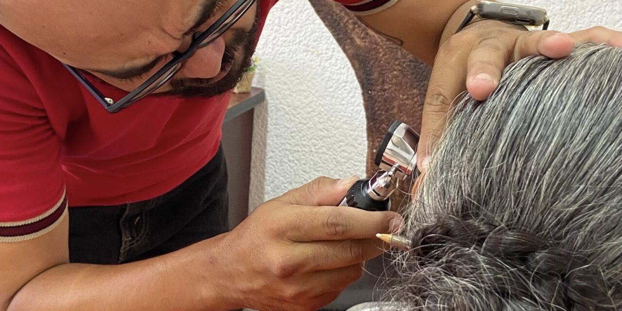 DIF ACAPONETA BRINDA ATENCIÓN PREVIA A ENTREGA DE AUXILIARES AUDITIVOS
