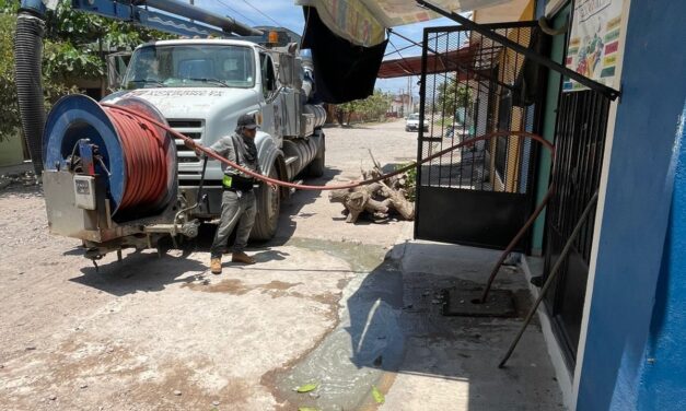 LIMPIEZA EN LA RED DE DESCARGA EN COLONIA INDEPENDENCIA: ¡CUIDEMOS NUESTRAS TUBERÍAS!