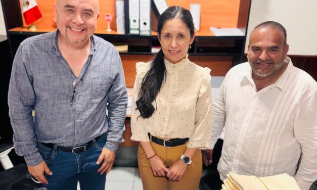 PRESENTAN OFICIALMENTE A LA NUEVA CONTRALORA MUNICIPAL DE BAHÍA DE BANDERAS