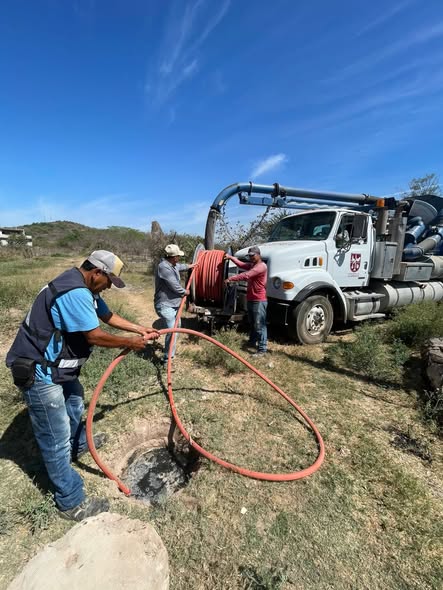 MANTENIMIENTO PREVENTIVO EN DRENAJE DE LA COLONIA LOMBARDO TOLEDANO