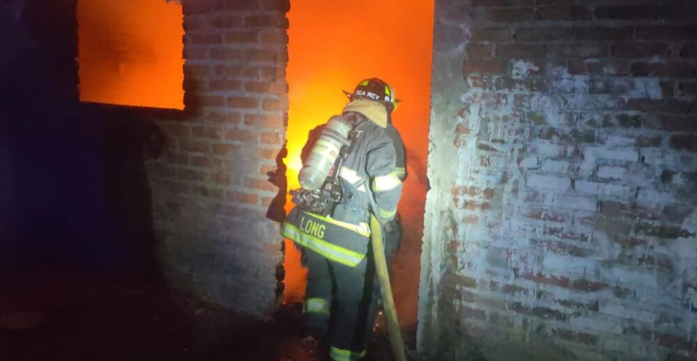 CONTROLAN INCENDIO EN VIVIENDA EN CAMPESTRE SAN NICOLÁS SIN PERSONAS LESIONADAS