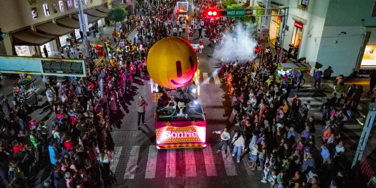 ASÍ SE VIVIÓ EL GRAN DESFILE DE LAS SONRISAS EN TEPIC