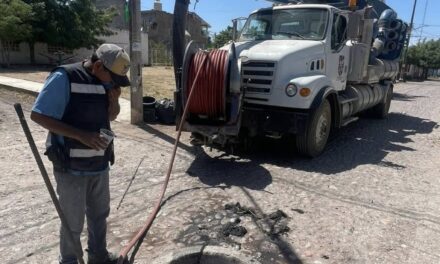 DESAZOLVE EN COLONIA INDEPENDENCIA: ¡CUIDEMOS EL DRENAJE!
