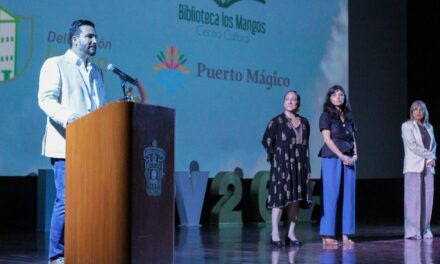 ALCALDE DE PUERTO VALLARTA ENTREGA IGUANA DE ORO EN FESTIVAL INTERNACIONAL DE CINE
