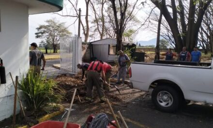 PROTECCIÓN CIVIL APOYA CON LIMPIEZA TRAS LLUVIA ATÍPICA