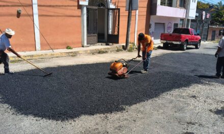 REALIZAN TRABAJOS DE BACHEO EN DISTINTAS ZONAS DE XALISCO