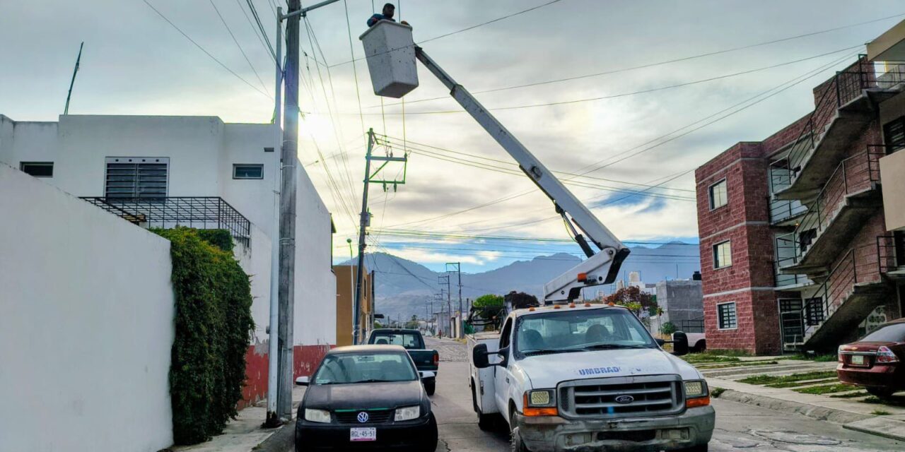 ¡XALISCO MÁS ILUMINADO! AVANZAN TRABAJOS DE ALUMBRADO EN DIVERSAS VIALIDADES