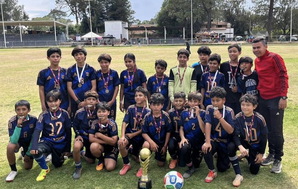 ¡ORGULLO COMPOSTELENSE! JÓVENES FUTBOLISTAS BRILLAN EN LA COPA MAZAMITLA