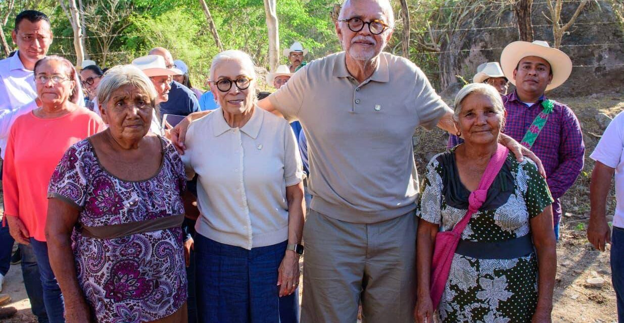 Con obras y compromisos, Miguel Ángel Navarro y Beatriz Estrada concluyen gira en Rosamorada