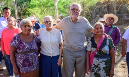 Con obras y compromisos, Miguel Ángel Navarro y Beatriz Estrada concluyen gira en Rosamorada
