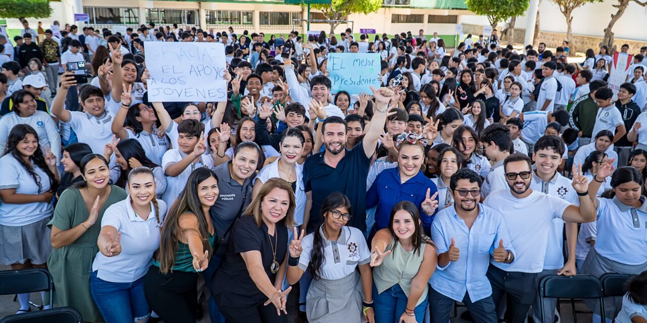Luis Munguía convive con estudiantes de la ETI en jornada de salud