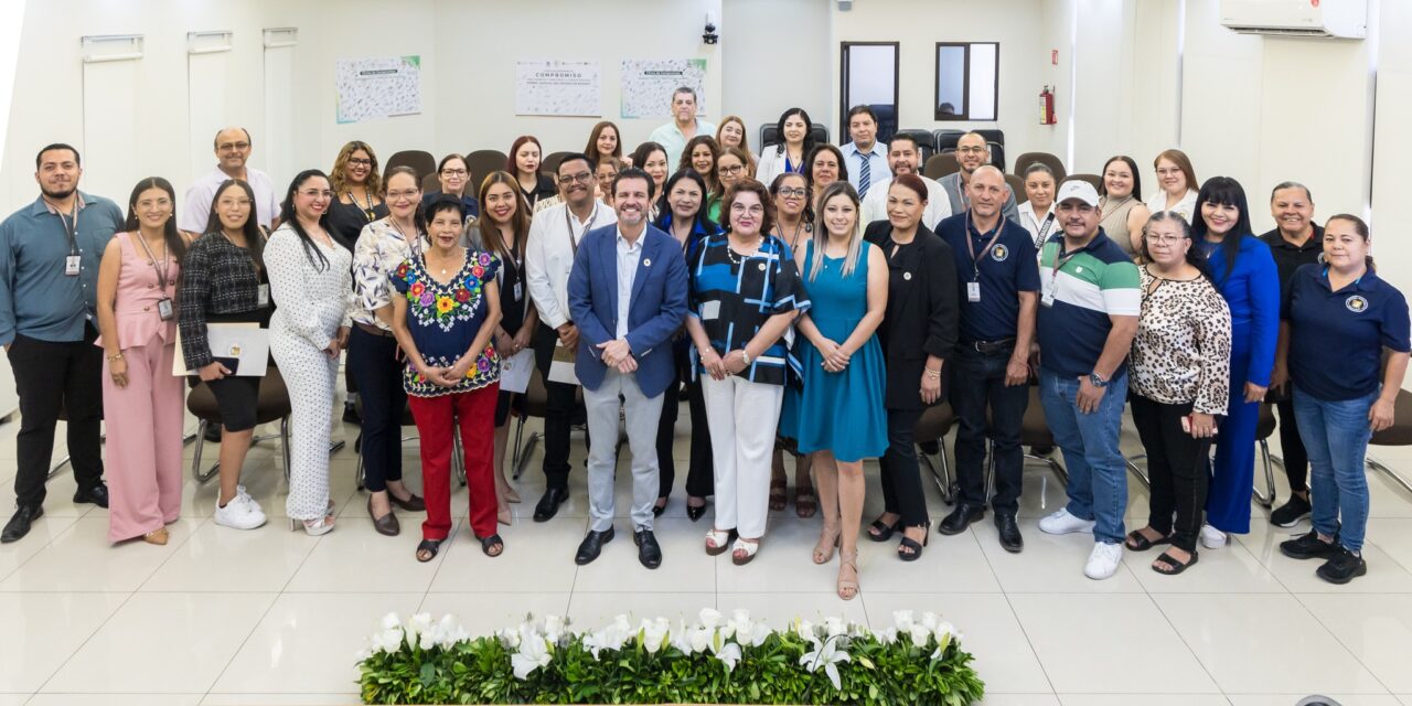 RECONOCEN A PERSONAL DEL PODER JUDICIAL DE NAYARIT