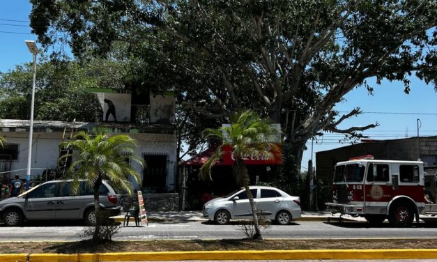 ¡BOMBEROS DE NAYARIT BRINDAN APOYO CIUDADANO A FAMILIA EN SAN BLAS!