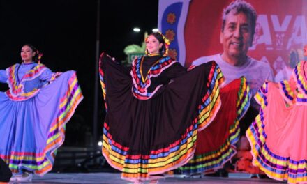 ¡ACAPONETA DESTACA EN EL ENCUENTRO DE SABORES Y COLORES DE NAYARIT!