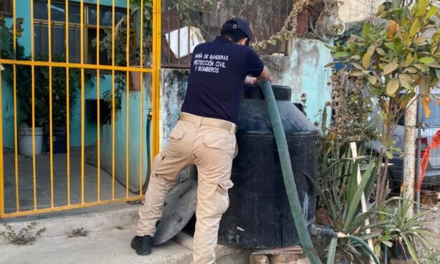 ¡APOYO PERMANENTE A LAS FAMILIAS CON ABASTECIMIENTO DE AGUA!
