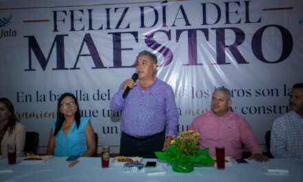 ¡JALA CELEBRÓ CON GRAN ALEGRÍA A SUS MAESTRAS Y MAESTROS!