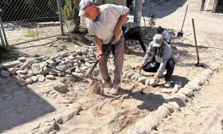 ¡MEJORAN VIALIDADES EN LA COLONIA CERRO DE LA GLORIETA EN ACAPONETA!