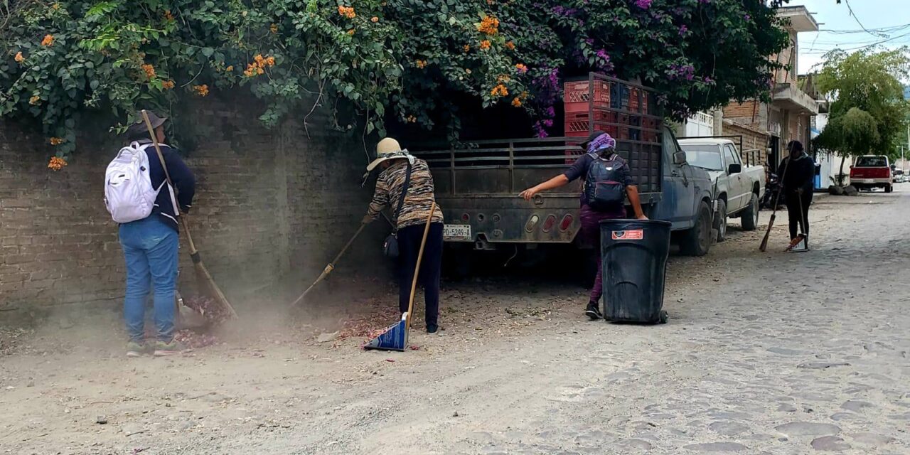 ¡XALISCO CONTINÚA MEJORANDO SUS CALLES Y ESPACIOS PÚBLICOS!
