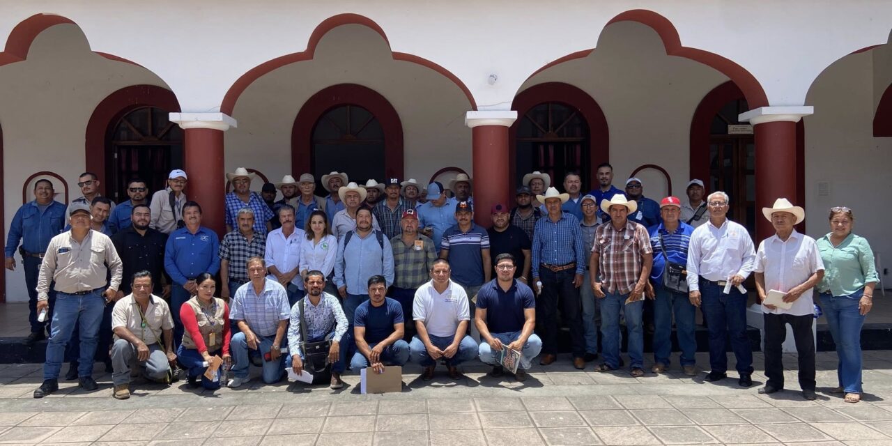 ¡CAPACITAN A PRODUCTORES PARA PREVENIR EL GUSANO BARRENADOR EN EL GANADO!