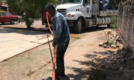 ¡OROMAPAS ACAPONETA CONTINÚA CON TRABAJOS DE DESAZOLVE!