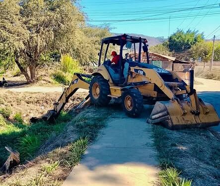 Gobierno de Nayarit intensifica mantenimiento en canales de Las Canteras para prevenir inundaciones