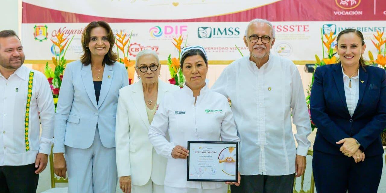 Miguel Ángel Navarro y Beatriz Estrada reconocen la vocación y entrega del personal de enfermería en Nayarit