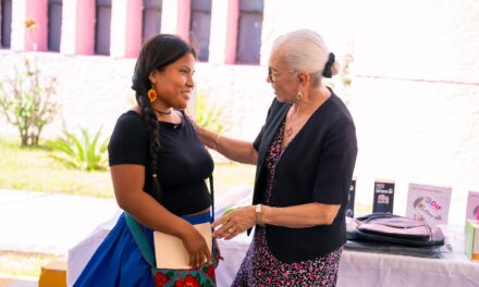 DIF NAYARIT LLEVA OBSEQUIOS Y ALEGRÍA A MADRES DE TODO EL ESTADO