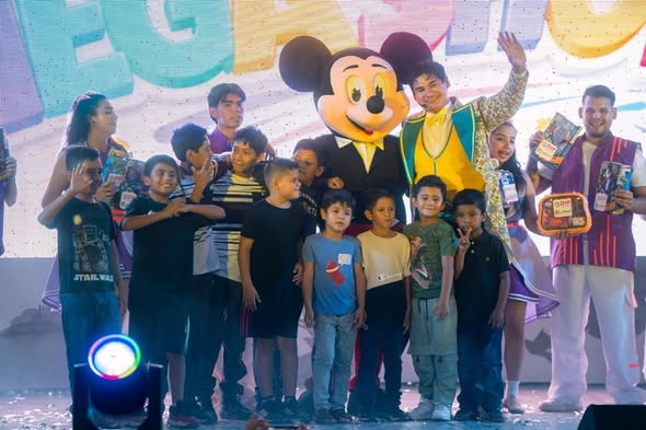 Niñas y niños celebran su día con música y diversión en La Loma